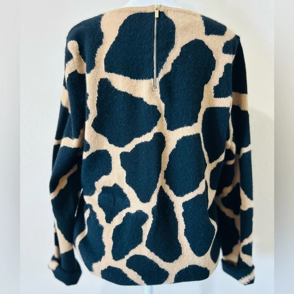 Peck & Peck 2-Ply Animal Print Crew Neck Cashmere Sweater - Picture 5 of 9